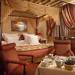 Le Saint Joseph Hotell 5*